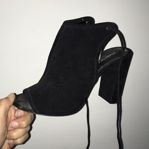 Kenneth Cole black velvet heels